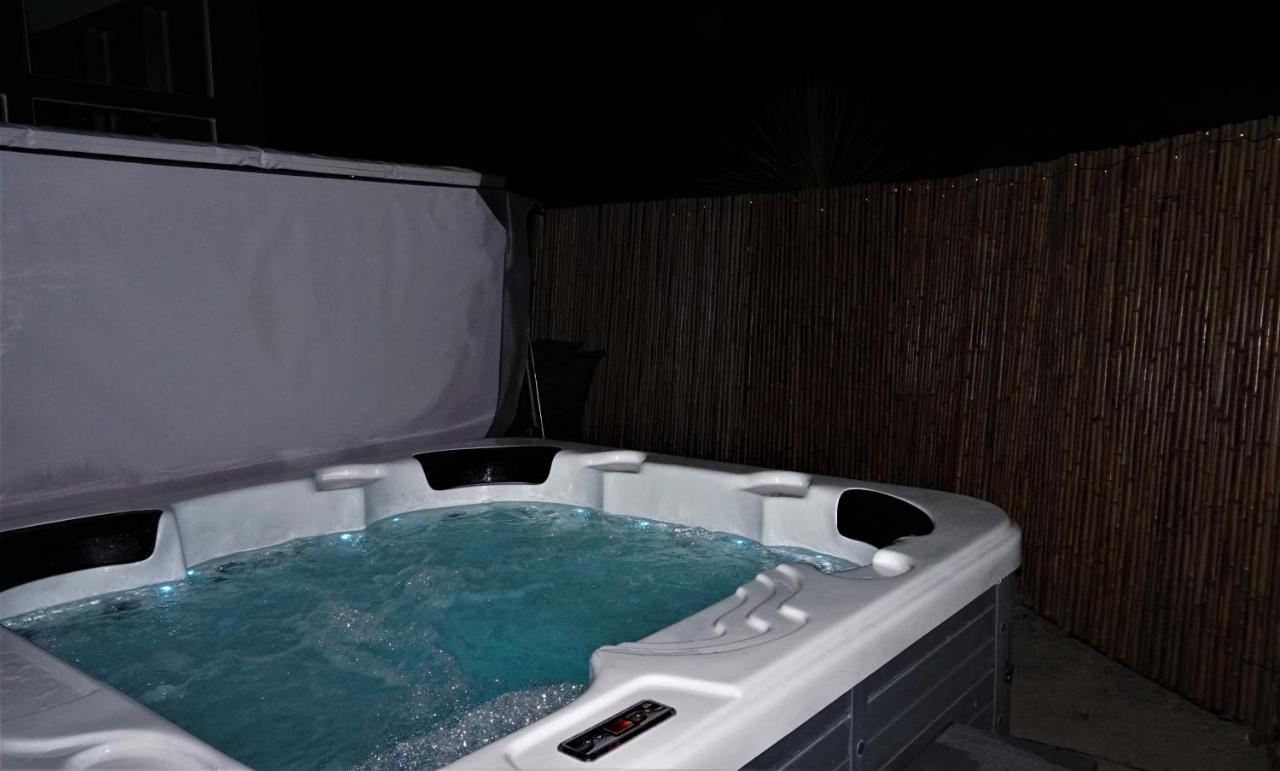Sheep Dip Cottage - 5* Cyfie Farm, With Log Burner And Private Hot Tub Llanfyllin Екстериор снимка